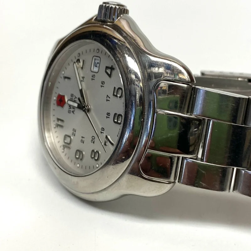 Victorinox Swiss Army  100 meter Date Watch New Battery