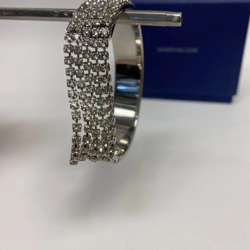 SWAROVSKI Ladies Fit White Stainless Steel Bangle