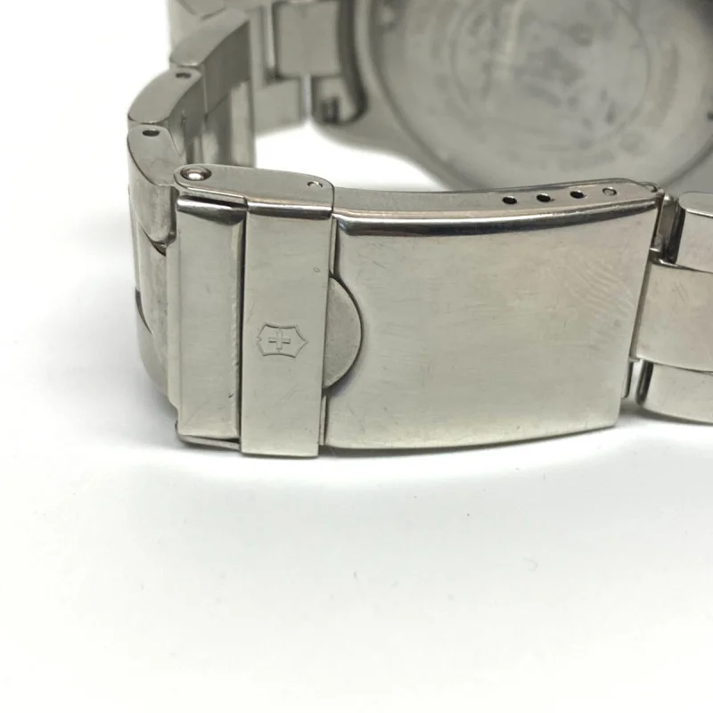 Victorinox Swiss Army  100 meter Date Watch New Battery