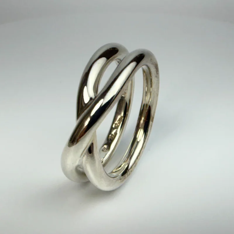 Vintage Tiffany & Co. Paloma Picasso Le Circle Crossover Band Ring Size 10