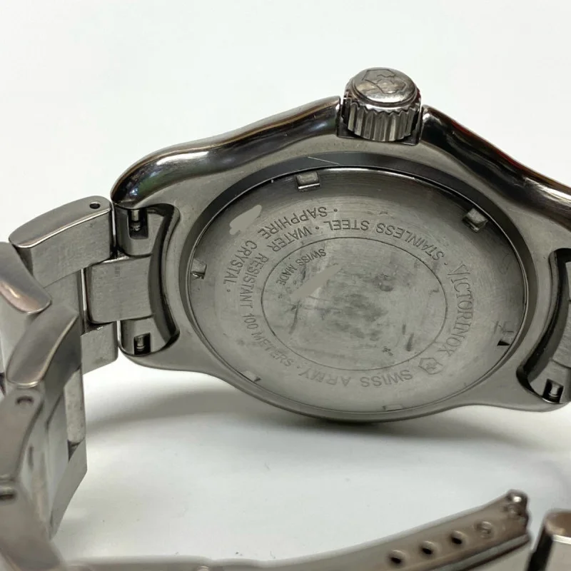 Victorinox Swiss Army  100 meter Date Watch New Battery