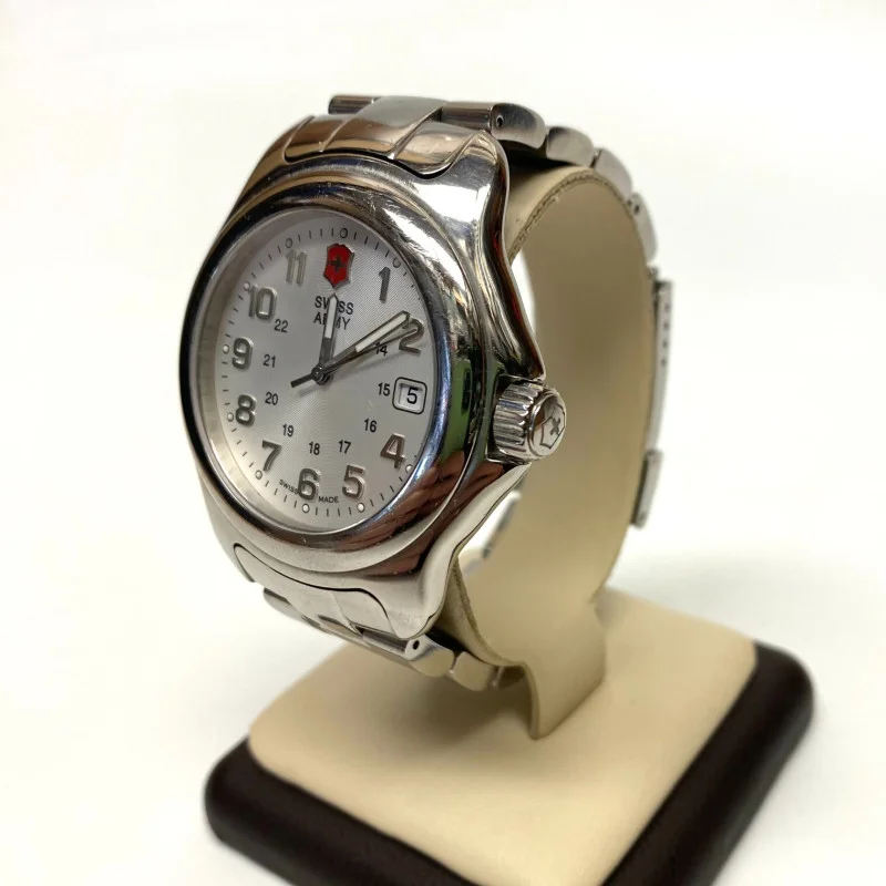 Victorinox Swiss Army  100 meter Date Watch New Battery