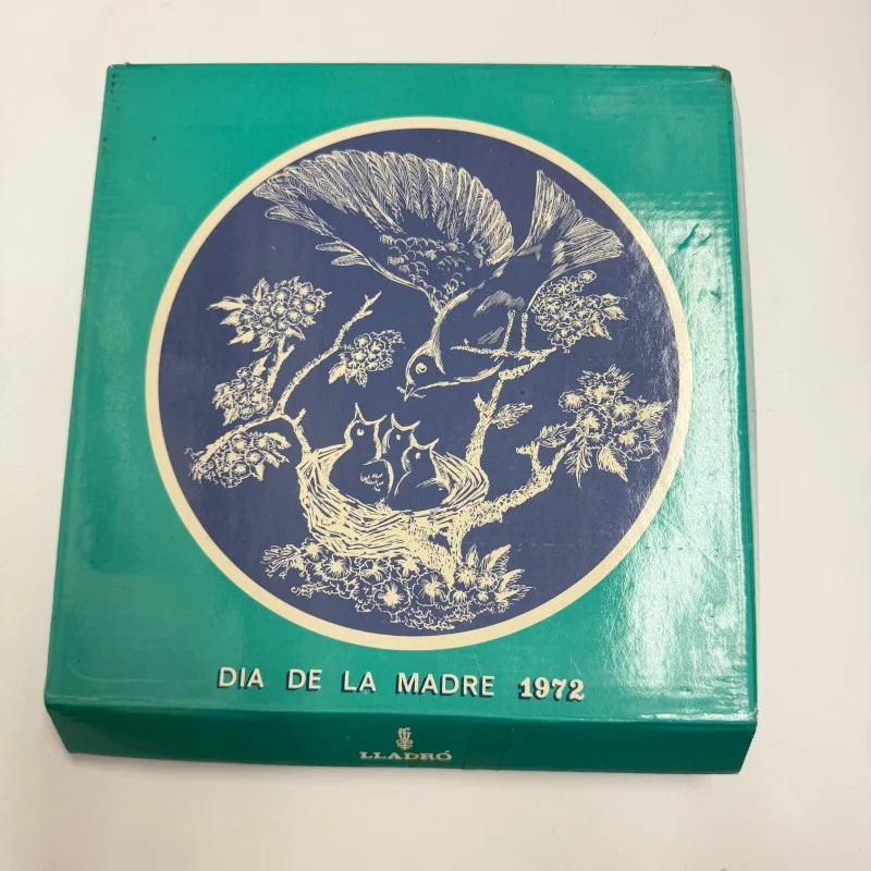 Lladro Dia de la Madre 1972 Mother's Day Plate Blue & White Bas Relief w/Box