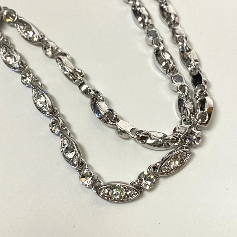 Heart-Shaped Blue Glass Pendant Necklace with Silver-Tone Chain - Elegant Design