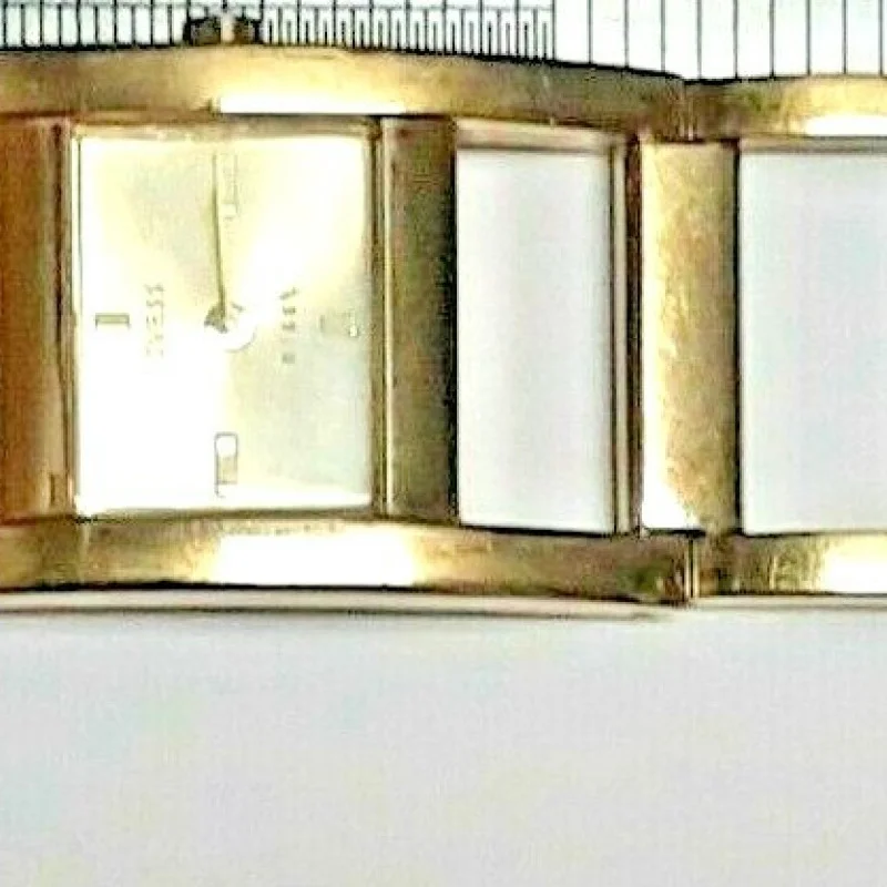GUESS GOLD TONE WATCH GUESS STEEL WATER RESISTANT JAPAN MOVT