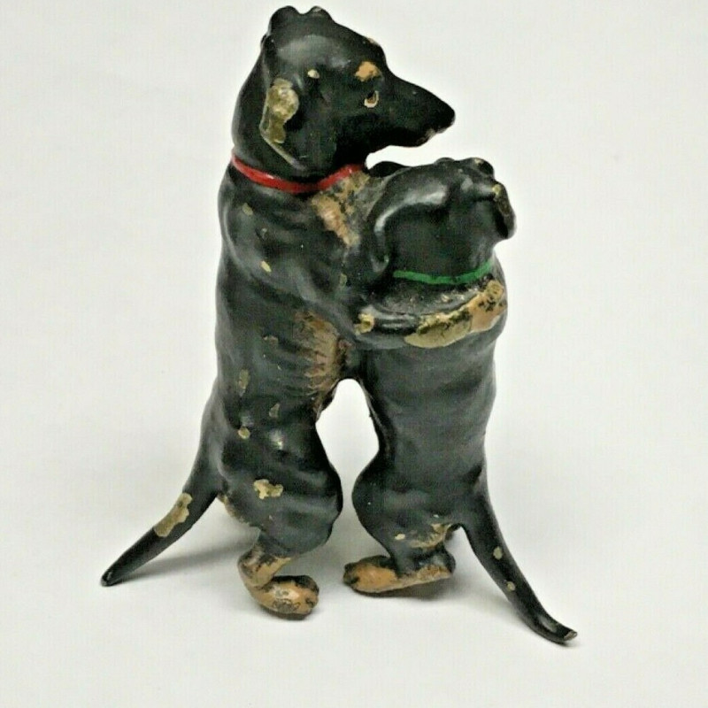 ANTIQUE TWO DOGS HUGGING FIGURI HEAVY FOR WALL CABINET BROWN