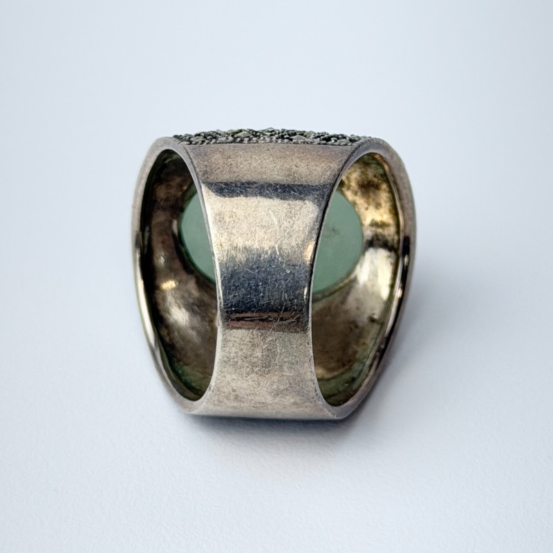 Beautiful Green Jade and Marcasite Sterling Silver Ring Sz 10
