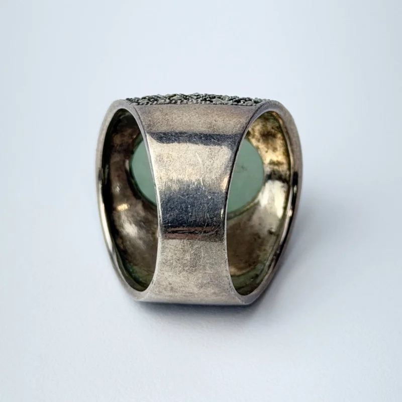 Beautiful Green Jade and Marcasite Sterling Silver Ring Sz 10