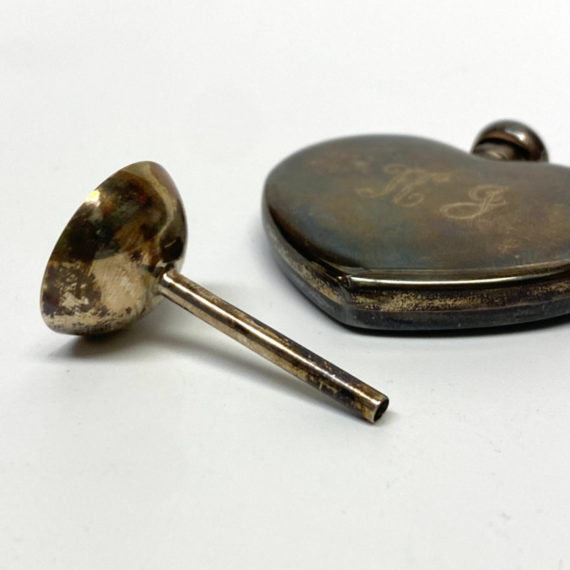 Vintage TIFFANY & Co Sterling Silver .925 Heart Perfume Bottle Funnel/Box Vintage TIFFANY & Co Sterling Silver .925 Heart Perfume Bottle Funnel/Box