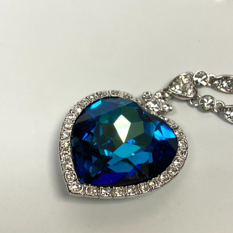 Heart-Shaped Blue Glass Pendant Necklace with Silver-Tone Chain - Elegant Design Heart-Shaped Blue Glass Pendant Necklace with Silver-Tone Chain - Elegant Design