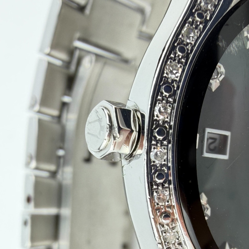 Bulova Diamond Silver Tone Black MOP Date Dial Womens Dress Watch 96R132