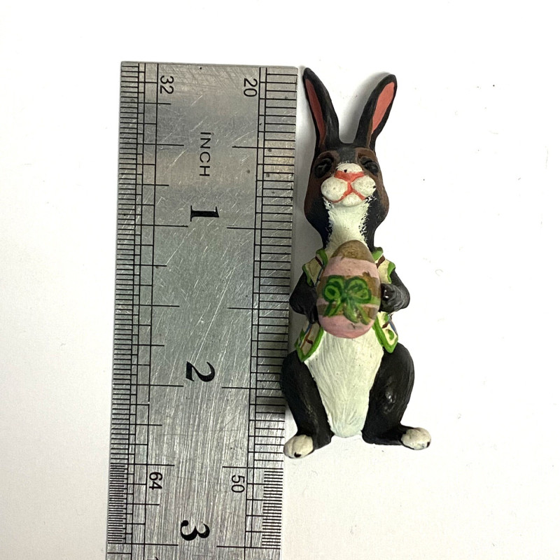 Authentic Vintage Heirloom Edition Rabbit Bunny Holding Egg Cast Iron Figurine ! Authentic Vintage Heirloom Edition Rabbit Bunny Holding Egg Cast Iron Figurine !