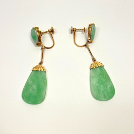 Elegant Natural Green Carved Jade Earring in 18K Yellow Gold