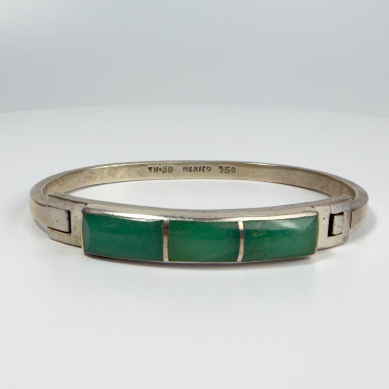 Vintage MEXICO 950 Sterling Silver Green Jade Inlay Hinged Bangle Bracelet