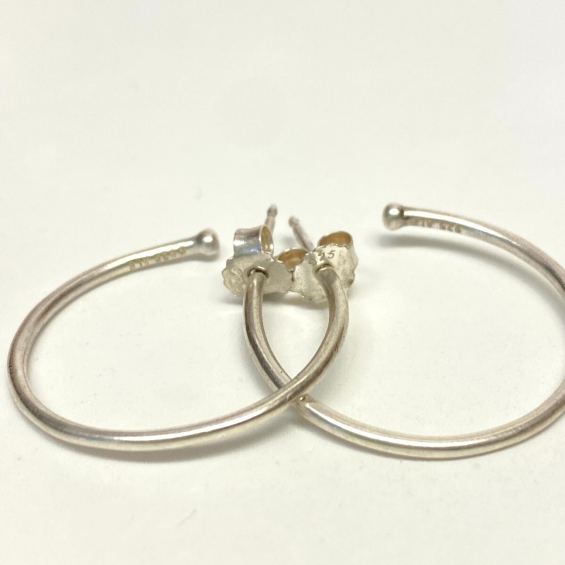 100% Authentic Pandora Post Medium Round Smooth Hoop Earrings - 290650 100% Authentic Pandora Post Medium Round Smooth Hoop Earrings - 290650