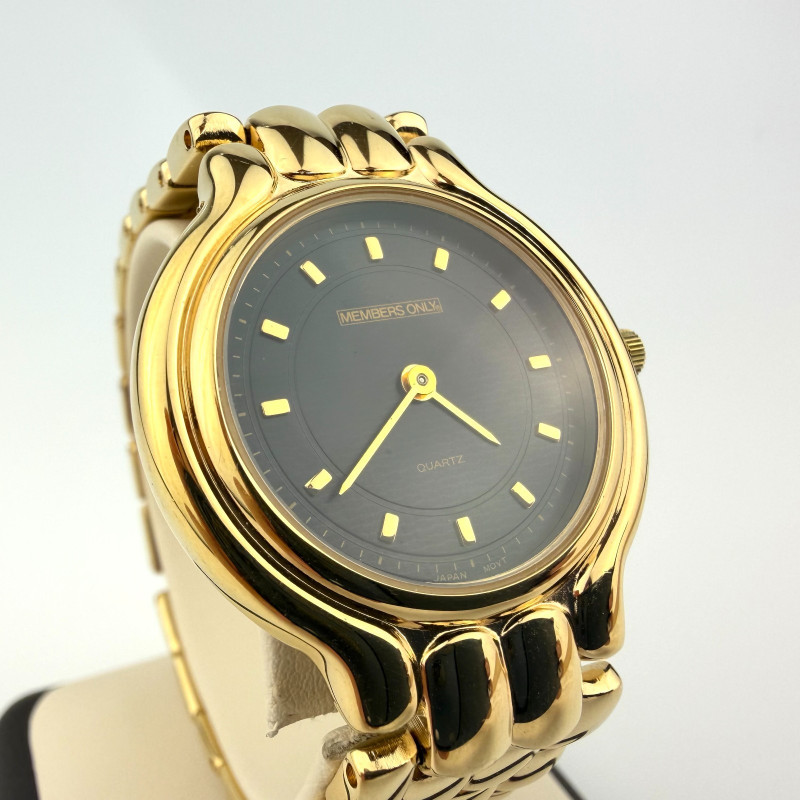 Vintage Members Only MB-025 Women's Gold Tone Watch Black Dial Quartz