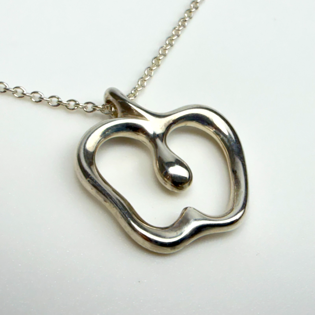 Tiffany & Co Sterling Silver Necklace Apple Pendant Elsa Peretti 16"Length Chain