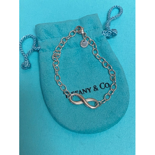 Tiffany & Co Silver Figure Eight Infinity Thick Oval Chain 7.25 Bracelet POUCH Tiffany & Co Silver Figure Eight Infinity Thick Oval Chain 7.25 Bracelet POUCH
