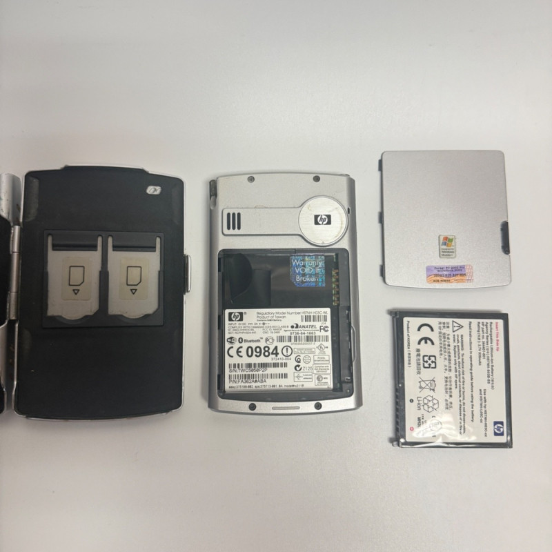 HP iPAQ hx2750 Pocket PC PDA + Original RhinoSkin Case Untested No Charger