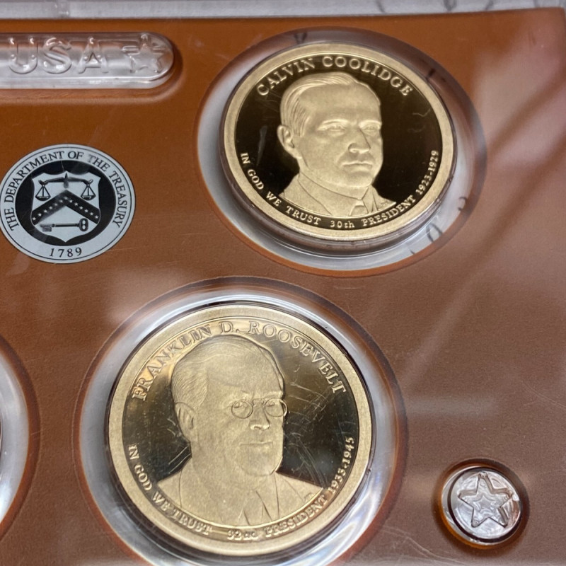 2014 Proof set San Francisco mint, 9 coins, two cases with 1$ and Quarter Dollar