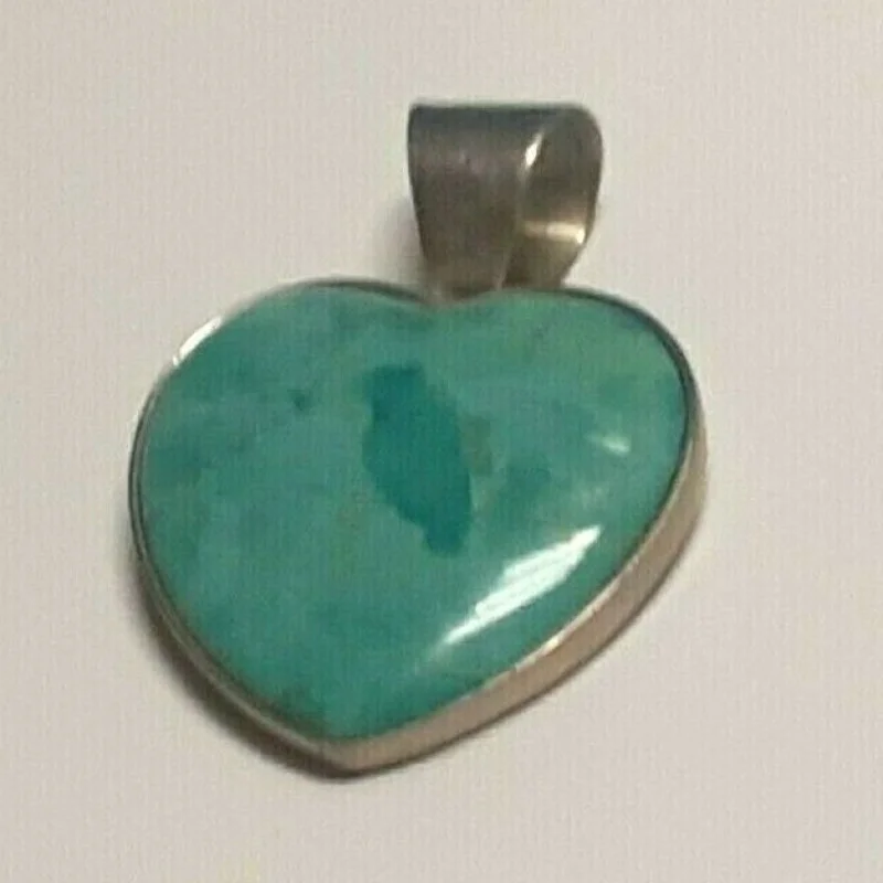 925 SS Heart Turquoise Center Stone Necklace Pendent Made in China