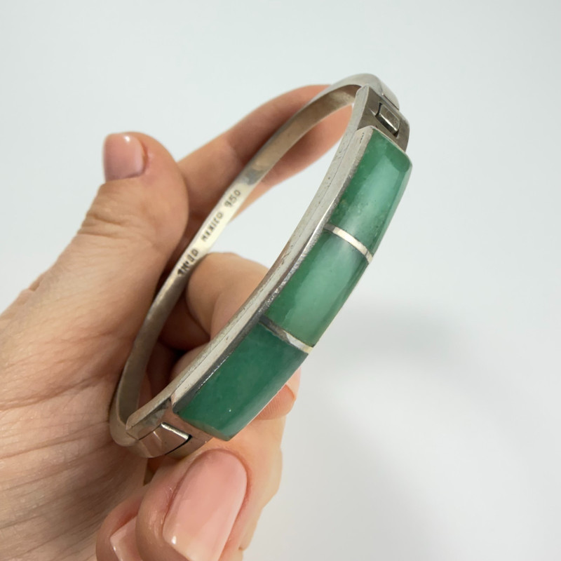 Vintage MEXICO 950 Sterling Silver Green Jade Inlay Hinged Bangle Bracelet