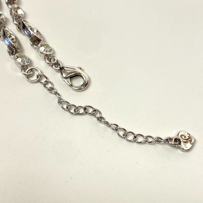 Heart-Shaped Blue Glass Pendant Necklace with Silver-Tone Chain - Elegant Design Heart-Shaped Blue Glass Pendant Necklace with Silver-Tone Chain - Elegant Design