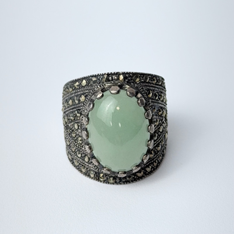 Beautiful Green Jade and Marcasite Sterling Silver Ring Sz 10