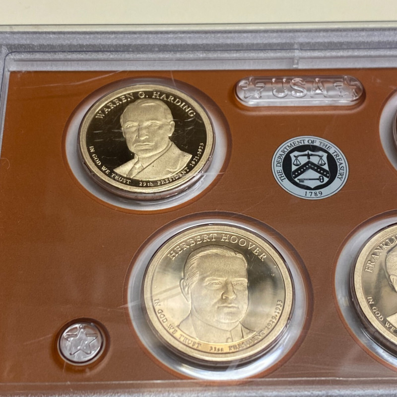 2014 Proof set San Francisco mint, 9 coins, two cases with 1$ and Quarter Dollar