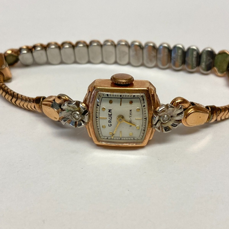 Vintage Ladies GRUEN VERI-THIN Watch 14K Gold 2 Diamonds Swiss Made 17 Jewel