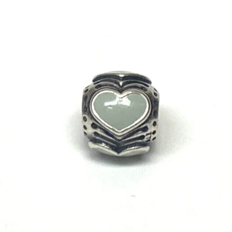 Pandora Silver Enamel Light Grey Hearts Bead 790591