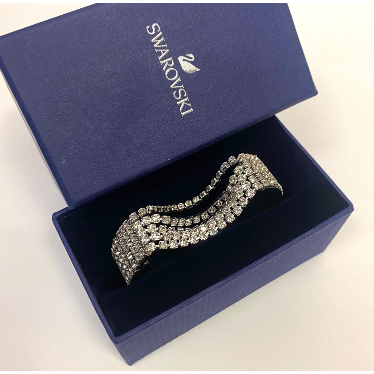 SWAROVSKI Ladies Fit White Stainless Steel Bangle