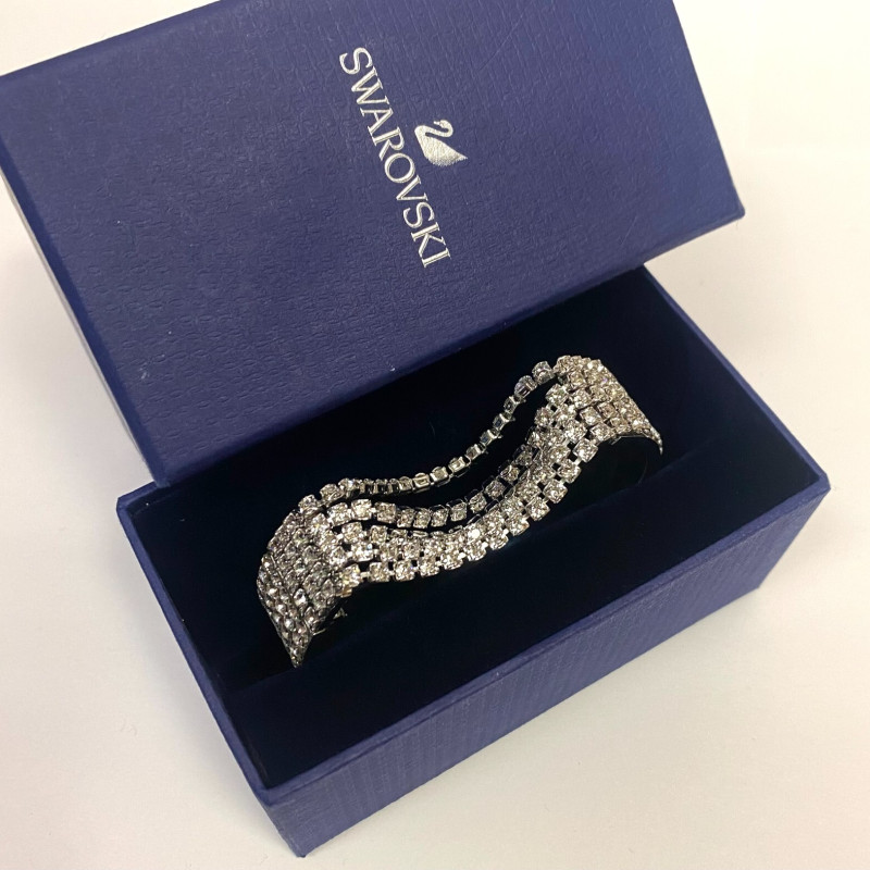 SWAROVSKI Ladies Fit White Stainless Steel Bangle SWAROVSKI Ladies Fit White Stainless Steel Bangle