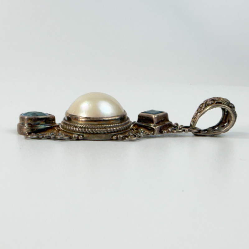 Sarda Bali Sterling Silver Pendant  White Mabe Pearl & Blue Topaz
