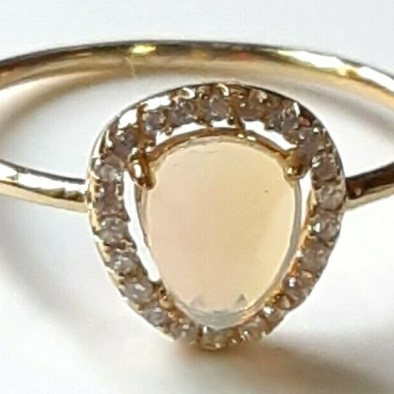 Shashi Sterling Silver Mother Pearl With White Sapphire Women's Ring Size 6.5 Shashi Sterling Silver Mother Pearl With White Sapphire Women's Ring Size 6.5