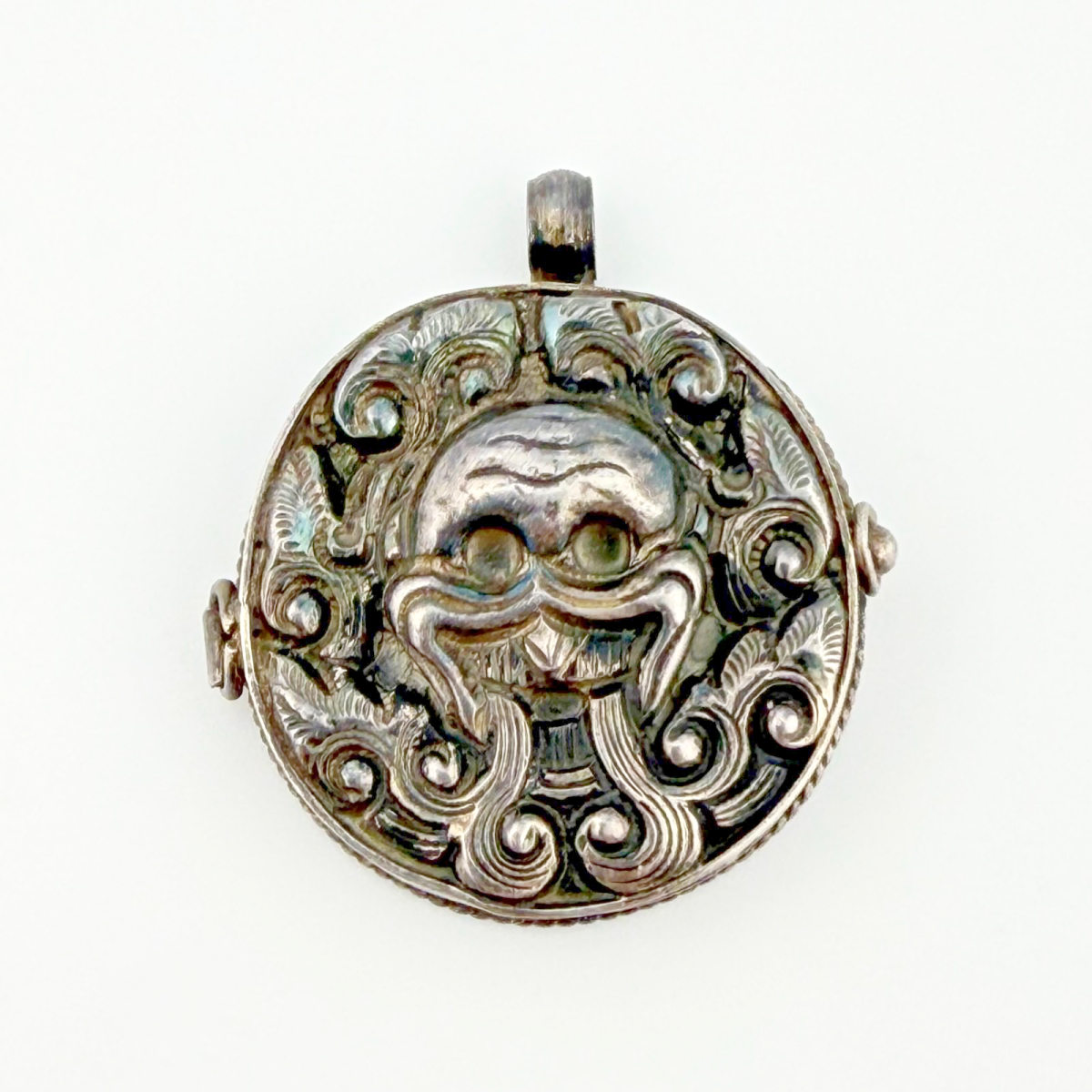 Antique Handmade Sterling Silver Kraken Pill Box / Trinket Box Pendant - Unbranded