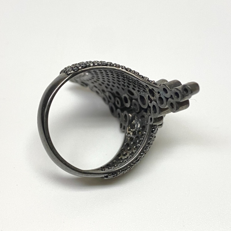 Sterling Silver Black Onyx and Rubies Ring Sterling Silver Black Onyx and Rubies Ring