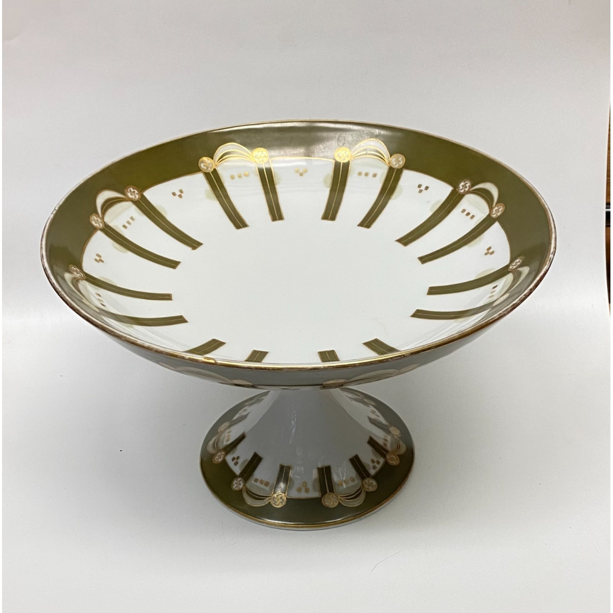 Porcelain fruit bowl by Gardner Moscow