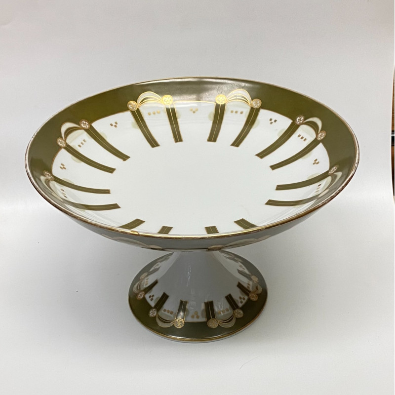 Porcelain fruit bowl by Gardner Moscow Porcelain fruit bowl by Gardner Moscow