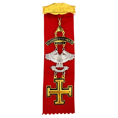 Vintage Personal. 33° Scottish Rite Masonic Jewel from Massachusetts Consistory Vintage Personal. 33° Scottish Rite Masonic Jewel from Massachusetts Consistory