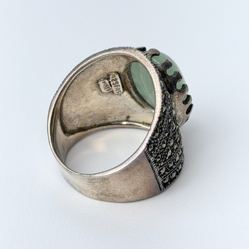 Beautiful Green Jade and Marcasite Sterling Silver Ring Sz 10
