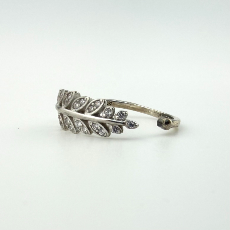 Olive Leaves 925 Sterling Silver  Ring Size 7 CZ