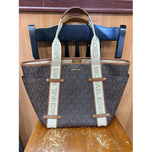 MICHAEL KORS Large Maeve Open Tote Bag in Logo Canvas Shoulder Bag 38S4G5VT3B 2 MICHAEL KORS Large Maeve Open Tote Bag in Logo Canvas Shoulder Bag 38S4G5VT3B 2