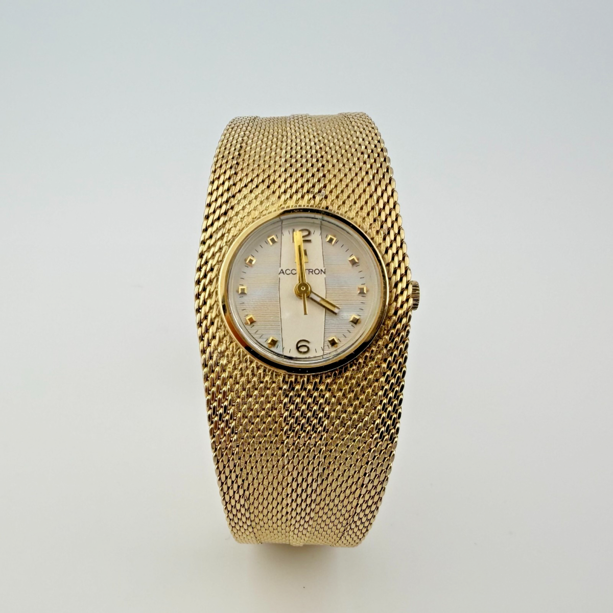 Vintage Bulova Accutron Ladies 10K Gold Filled Mesh Bracelet Watch 6.5"