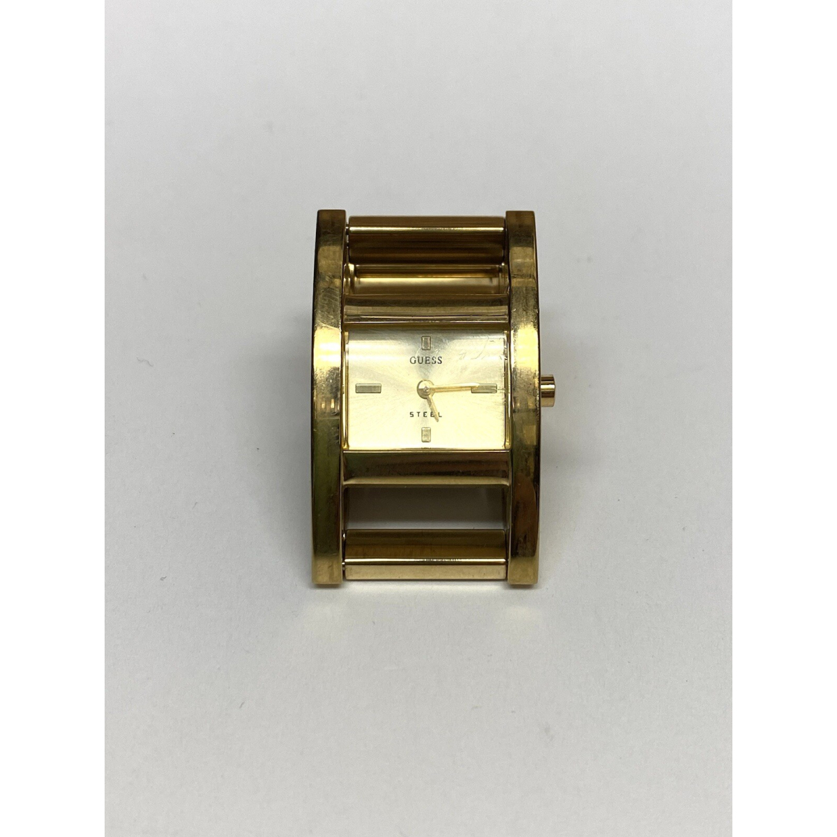 GUESS GOLD TONE WATCH GUESS STEEL WATER RESISTANT JAPAN MOVT