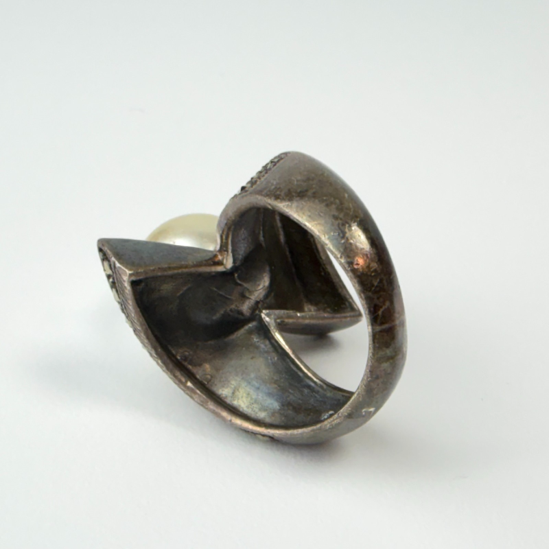 925 Sterling Silver  Vintage Pearl & Marcasite Cocktail Ring Size 6