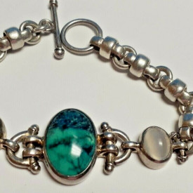 Vintage Sterling Silver Oval Green Emerald Stone Designed Bracelet