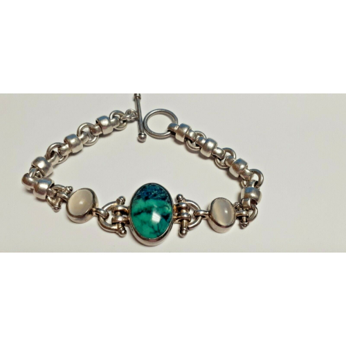 Vintage Sterling Silver Oval Green Emerald Stone Designed Bracelet
