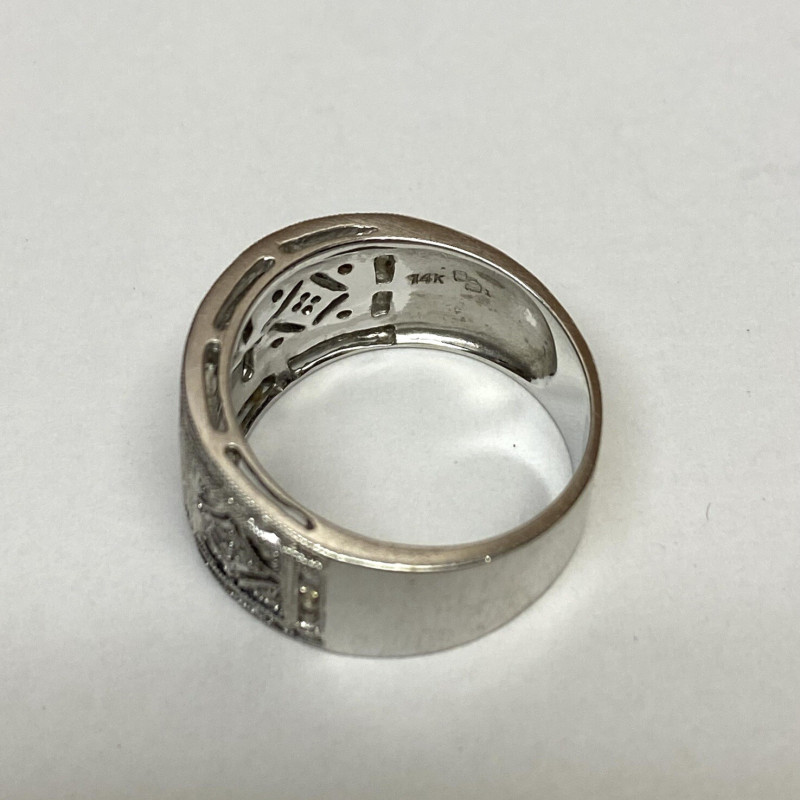 14k Ring with Diamond Style Studded Ring, 6.6 g, Size: 7