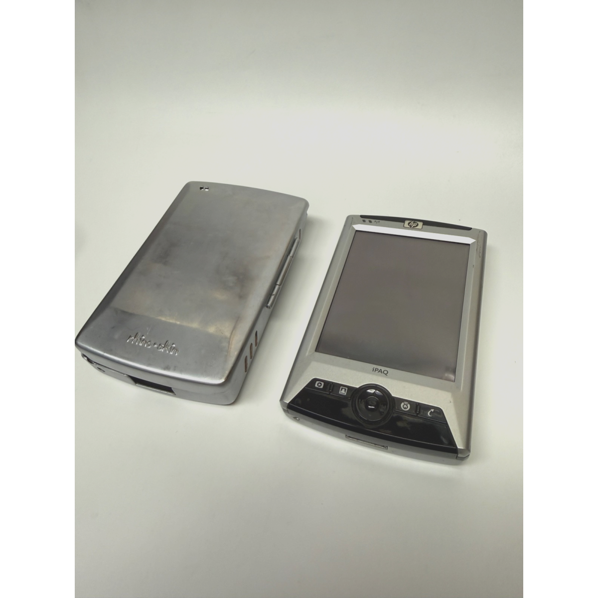 HP iPAQ hx2750 Pocket PC PDA + Original RhinoSkin Case Untested No Charger